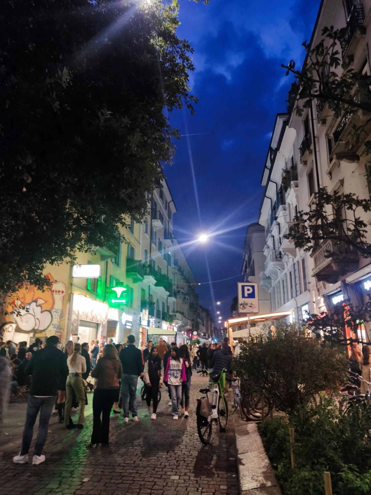 Isola Di Chinatown Bilocale Storico Nel Cuore Di Milano, Comfort E Stile Autentico Con 3 Letti Extra Large Milão Exterior foto